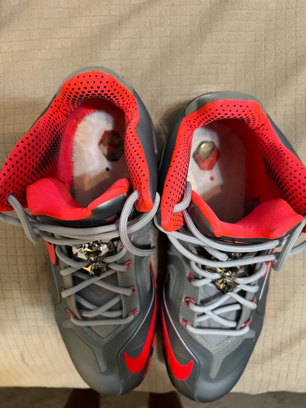 Nike LeBron 11 Elite Team. Size 12 Preowned - Picture 9 of 9